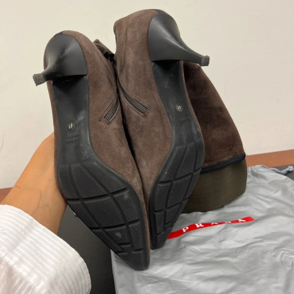 PRADA brown suede sock books - Picture 9 of 11